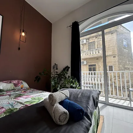 Konukevi Sliema With Balcony Airconditioned And Comfortable Self Check In Gzira