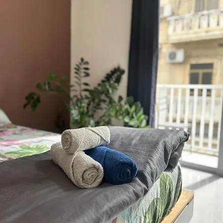 Sliema With Balcony Airconditioned And Comfortable Self Check In *