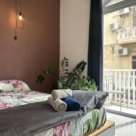 Sliema With Balcony Airconditioned And Comfortable Self Check In *