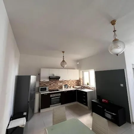 Vendégház Sliema With Balcony Airconditioned And Comfortable Self Check In Gżira