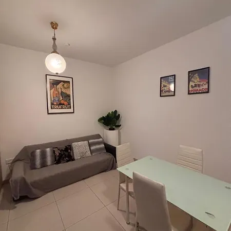 Pensjonat Sliema With Balcony Airconditioned And Comfortable Self Check In