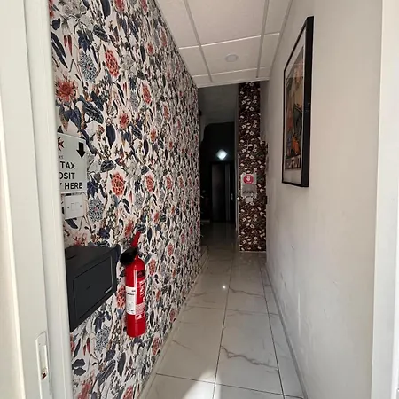 Pensjonat Sliema With Balcony Airconditioned And Comfortable Self Check In