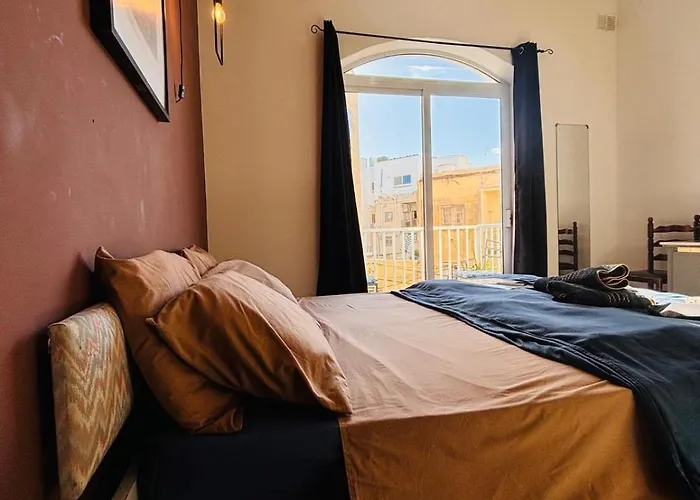 Vendégház Sliema With Balcony Airconditioned And Comfortable Self Check In *