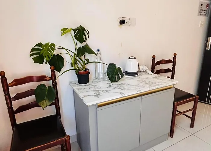 Sliema With Balcony Airconditioned And Comfortable Self Check In Pensjonat